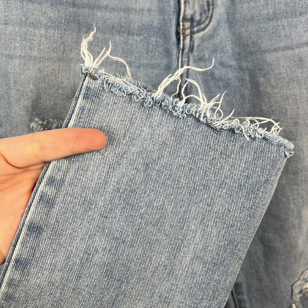 Nasty Gal heavily distressed high waisted jeans - Picture 4 of 12